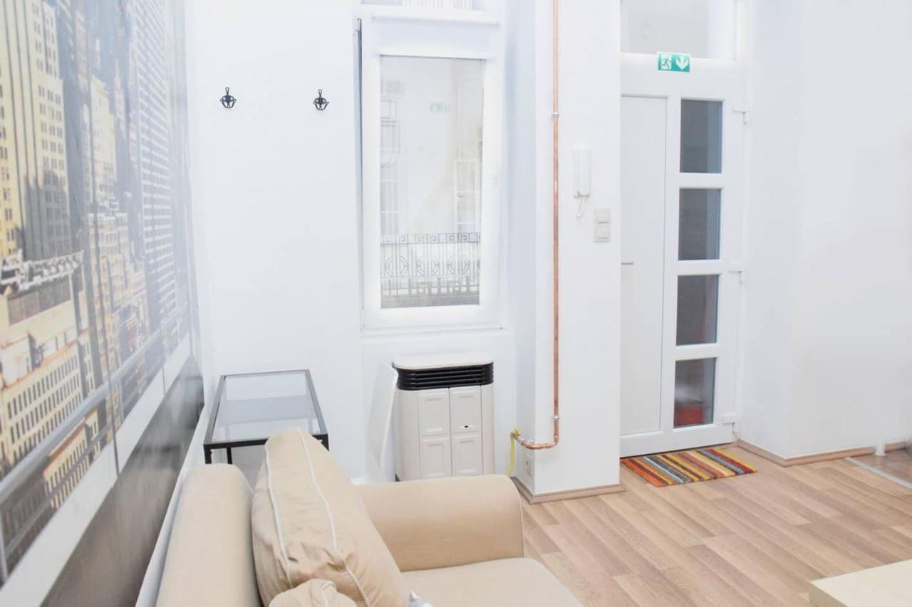Bpr Rainbow Design Apartamento Budapeste